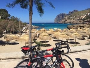 Cala St Vincent: the boys having a break.